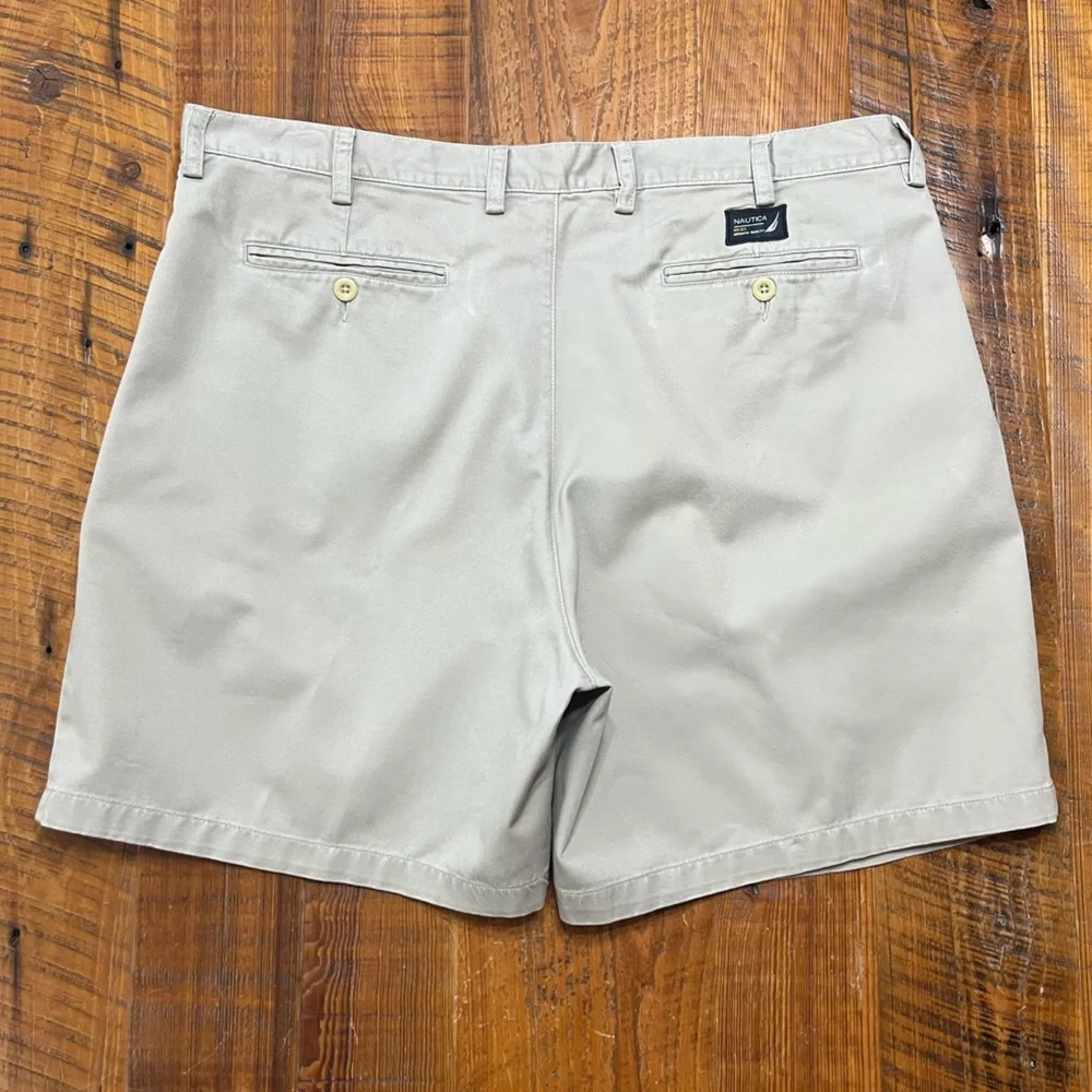 Men’s Nautica Pleated Front Khaki Shorts, Size 38 - Picture 5 of 12